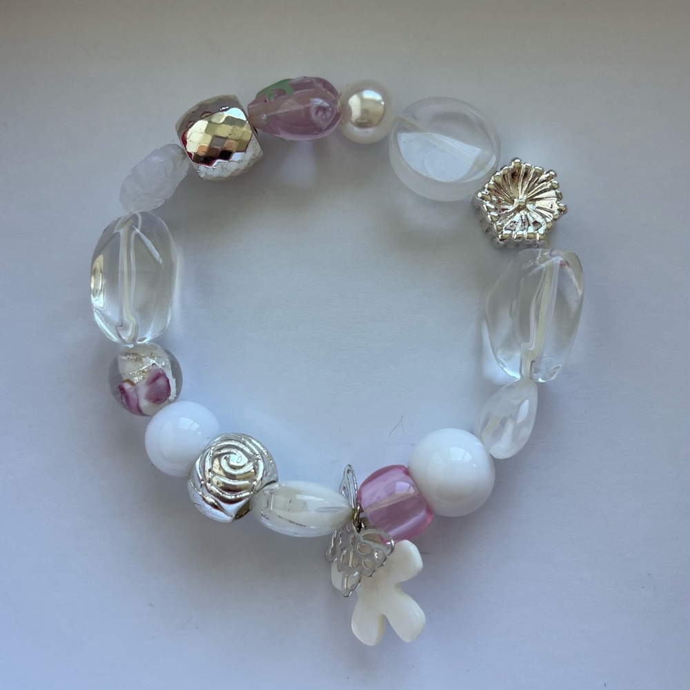 AVON New Beaded Chic Charm Bracelet (Romance)